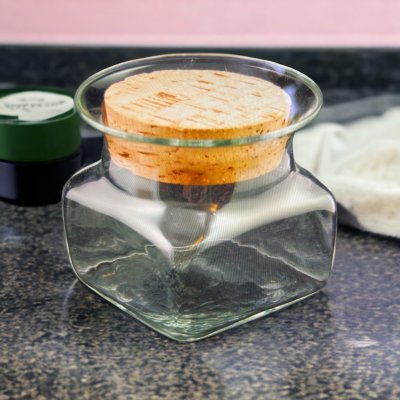 Sill i Kvadrat burk mellan S P-Melin