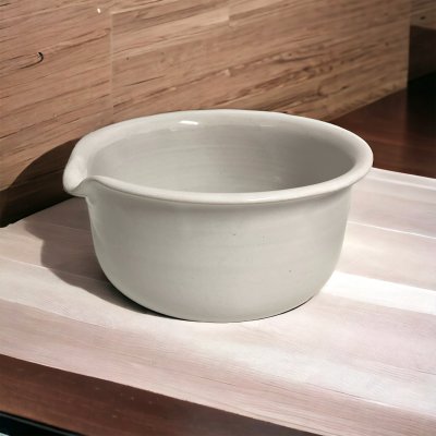 Boda Nova Stor vit skål med pip S P-Melin