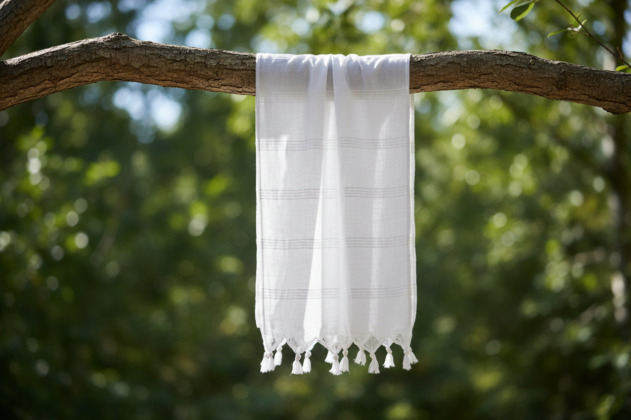 Lyxigt Vitt Badlakan med handknuten frans