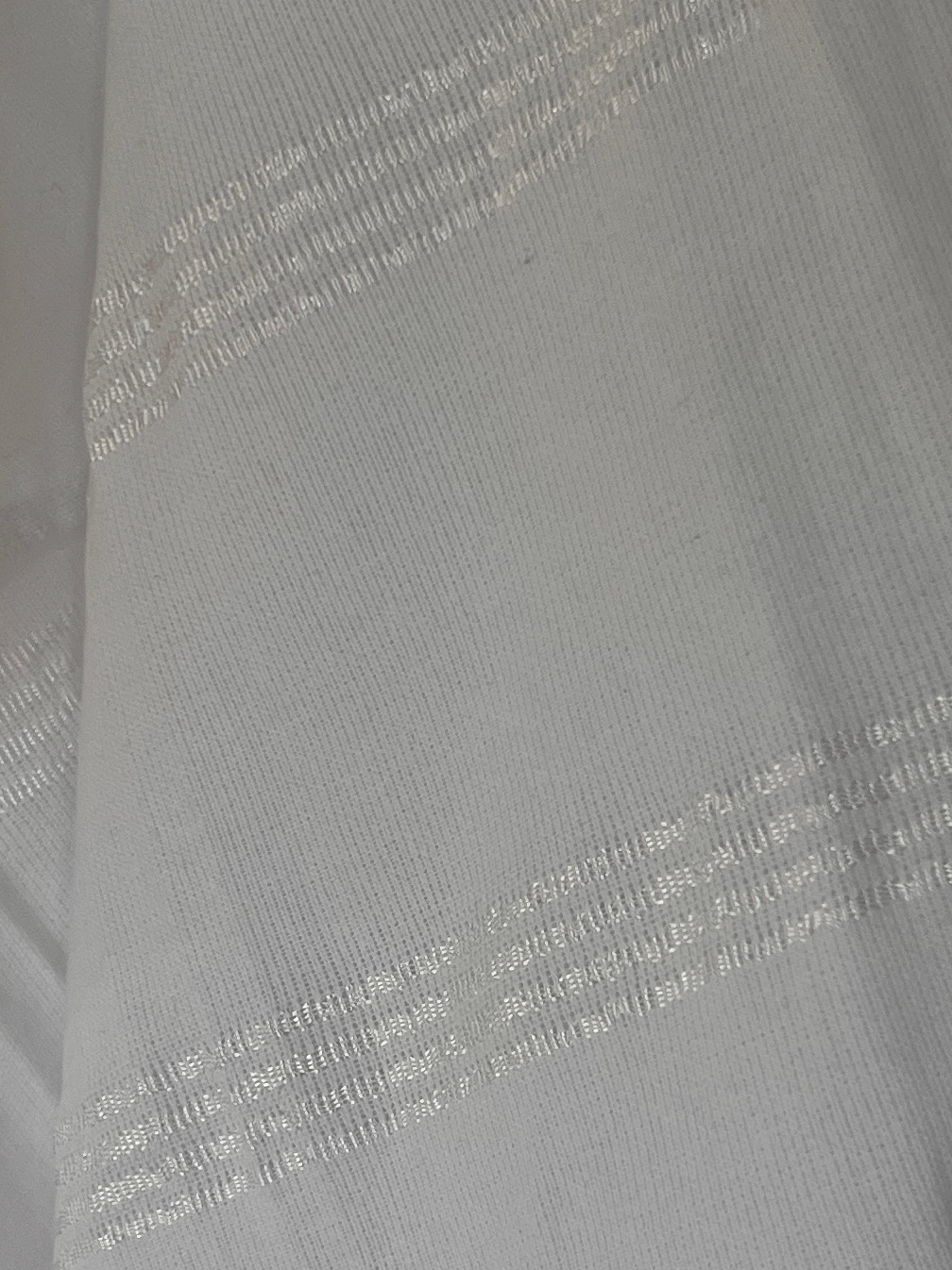 Lyxigt Vitt Badlakan med handknuten frans