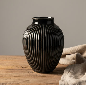 Räfflad Stor Svart Vas Knabstrup