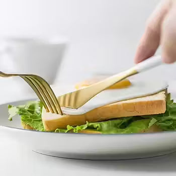 Bestick i lyxig design Vitt & Guld