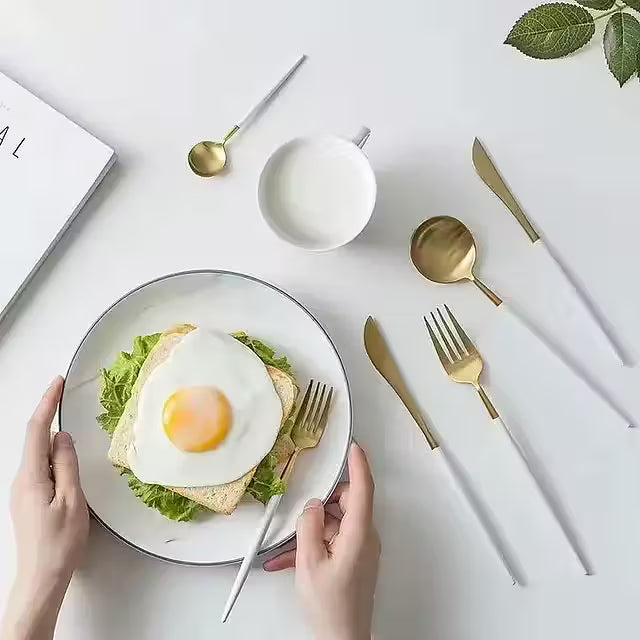 Bestick i lyxig design Vitt & Guld